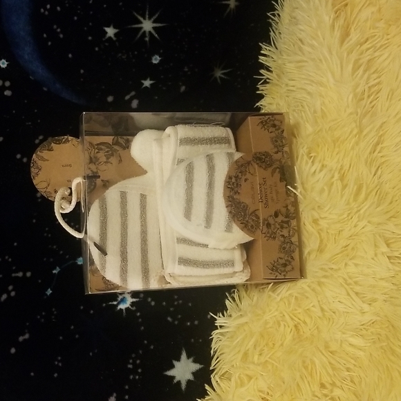 CELAVIE Shower Set - Picture 8 of 8